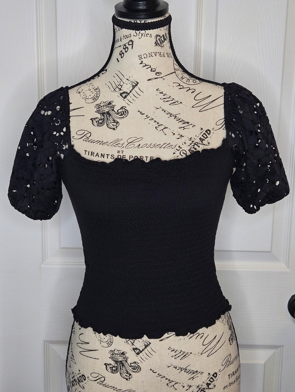 NWOT Eclipse Women's Black Fitted Crop Top Smocked Eyelet Short Sleeves Size S